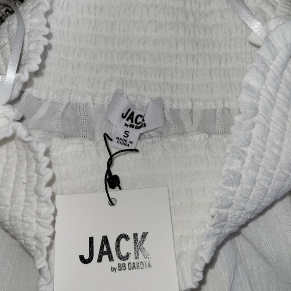 Beautiful Top - Picture 2 of 2